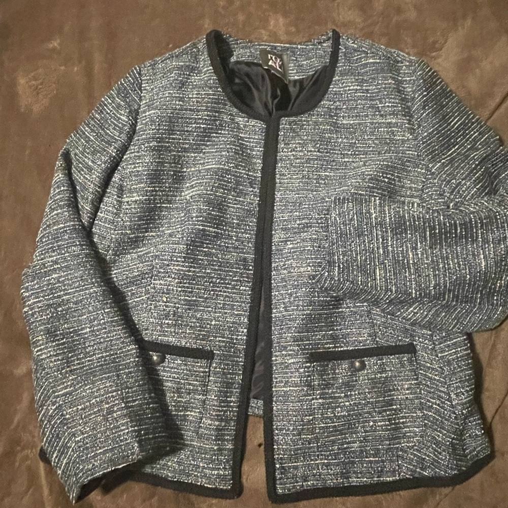 Blazer - Picture 2 of 5